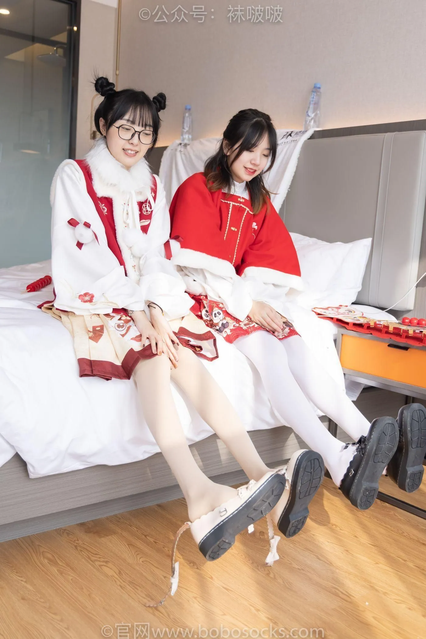 [BoBoSocks袜啵啵]NO.054 小甜豆与稚予-给大家拜年啦 [139P]插图